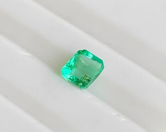 100% Natural Colombian Emerald baby green color / Genuine Colombia Emerald square shape