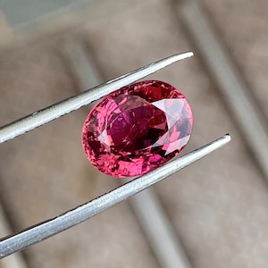 4.69CTS - Terrific Redish Pink Tourmaline, Oval cut, Afghan Origin, video available