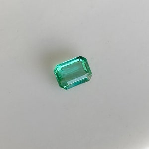 0.71CTS / Natürlicher Smaragd / Wintergrüner Smaragd für Ring / Verlobungsring / Echter Sambian Smaragd