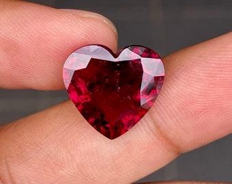 8.73 Carat Heart Cut Rubellite Tourmaline Gemstone: VS Clarity
