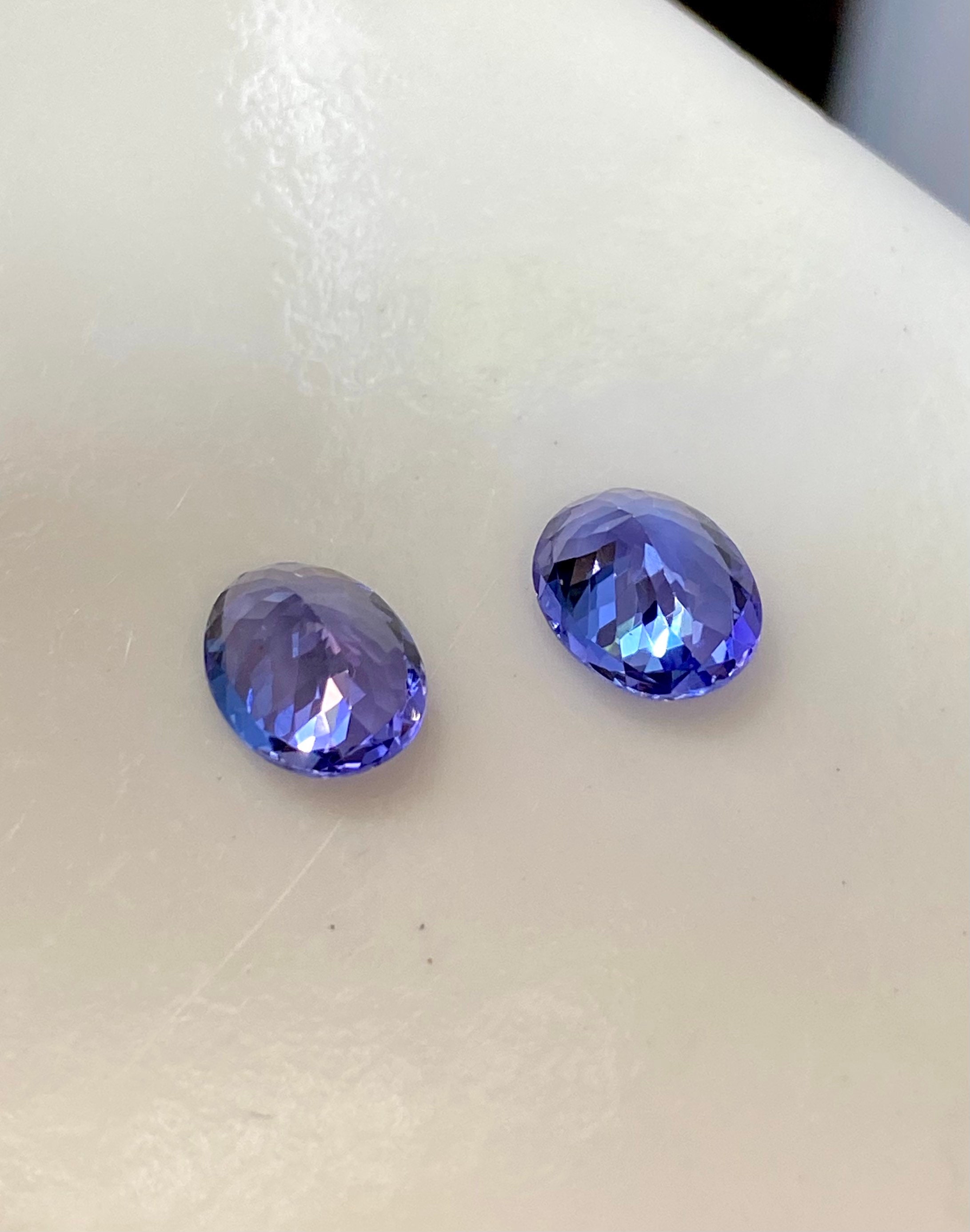 Tanzanite 0,94 Ct - Coupe Trillon - Couleur Bleu/violet Intense - Clarté IF - Neuf Sans Emballage