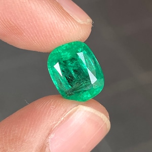 Natural Rare Emerald 4.88 cts , High Grade Emerald, Rare Emerald, Earth Mined Kazem Mine Emerald, Green Luster Emerald Cushion