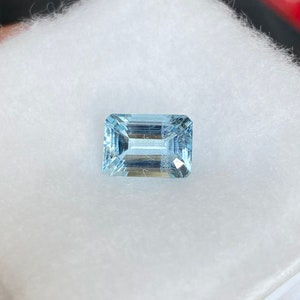 Gorgeous Baby Blue Brazilian Aquamarine Gemstone 2.88cts, 10.2 X 7.2 X 5.2mm, Emerald Shape