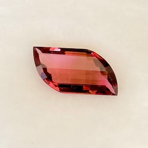 Curvy! 6.30CT Reddish Pink-Color Natural Tourmaline. Special Shape.