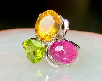 Peridoot Citrien Toermalijn Multi-stenen ring gezet in 18k witgoud. Cocktailring.