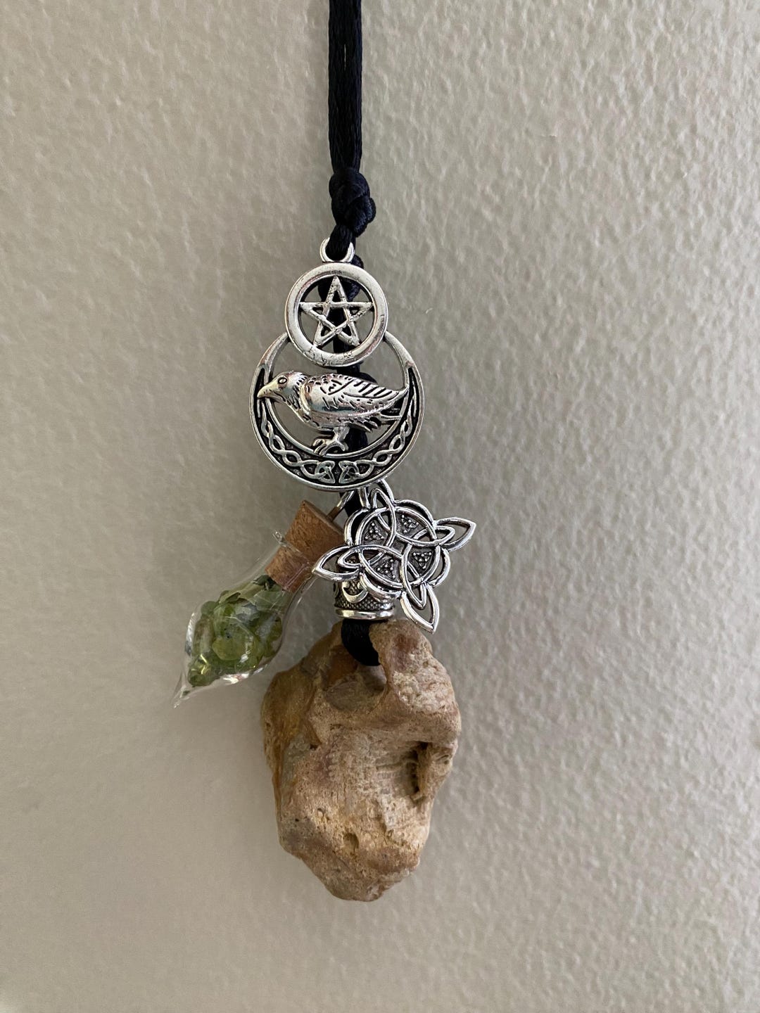 Hag Stone Raven Pentacle Witch's Knot Necklace Peridot Crystals, Lemon ...