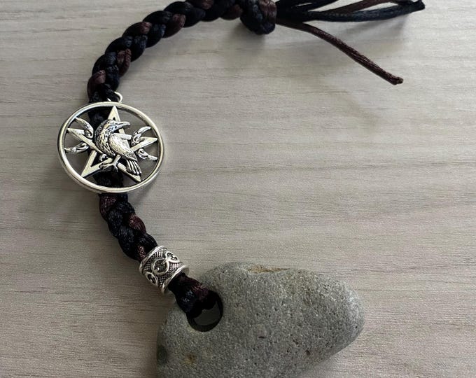 Hag Stone Raven and Pentacle Talisman: Altar Stone, Protection Amulet ...