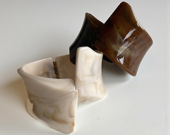 Statement bangles made of marbled resin, set of 2 bangles also available individually, retro bracelet, organic shapes, designer jewelry