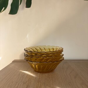 Set of Four Vintage Art Deco Ice Cream Bowls | Amber Glass Dessert Bowls | Vintage Glass Bowls | Elegant Ice Cream Bowls | Mid-century glass