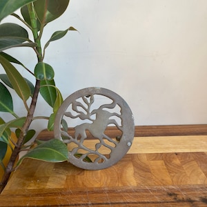 Vintage koperen kerstonderzetter | Kerstkeukengerei | Vintage messing | Vintage feestelijk keukengerei | Vintage kerstdecor | kitsch