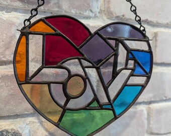 Atrapasueños de corazón de AMOR con vitrales multicolores
