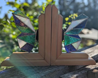 Sujetalibros de mariposa iridiscente azul y blanca