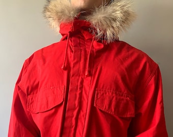 Anorak Vermelho / Jaqueta Anorak / Anorak NOREFJELL / FJELL Anorak / Parka Vermelha / Jaqueta à prova de vento / Jaqueta Kandahar / Tamanho M