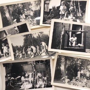 Photos vintage de famille et d'enfants, photographies anciennes en noir et blanc, photos trouvées, documents éphémères, collages d'art, scrapbooking, journaux indésirables