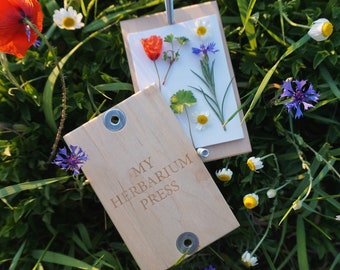 Tiny flower press for stunning flower preservation. Cute gift for flower lovers and who love crafting. Made in Ukraine