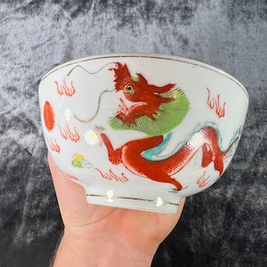 Tazón de dragón de porcelana china pintado a mano (rojo y verde)