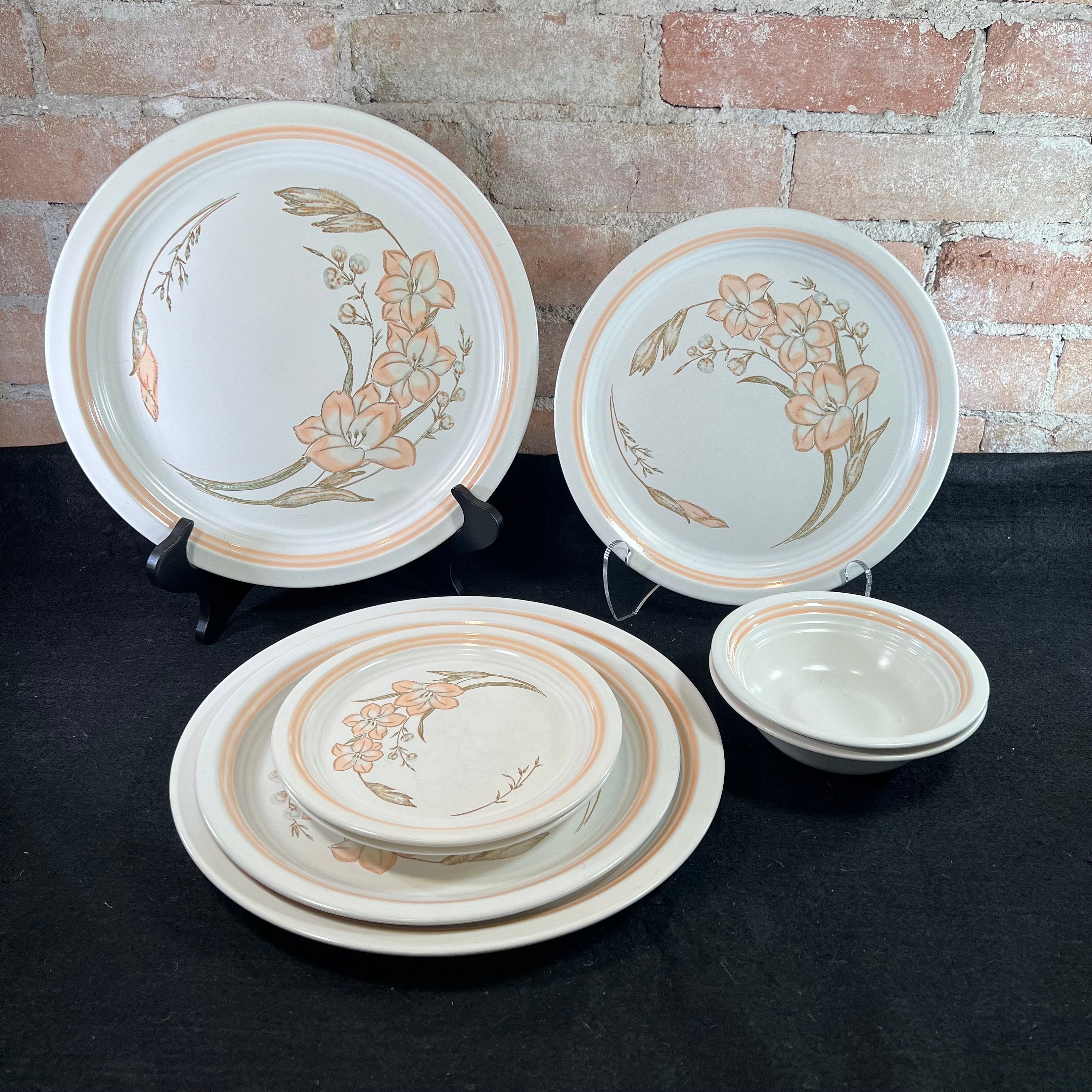 食器 20260410-6 DinnerSet BAKER HART & STUART Vintage Baker, Hart and Stuart 1970's Peach Floral Dinner Plate