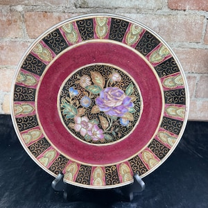 Vintage Beautiful Hand Painted Chinese Plate with Elaborate Flower Pattern