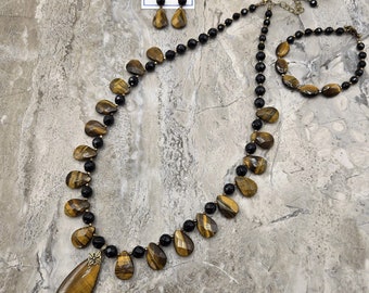 3 pc Tiger&#39;s Eye & Onyx gemstone jewelry set, Tiger&#39;s Eye Teardrop pendant necklace, Faceted Onyx beads - faceted Tiger&#39;s Eye teardrop beads