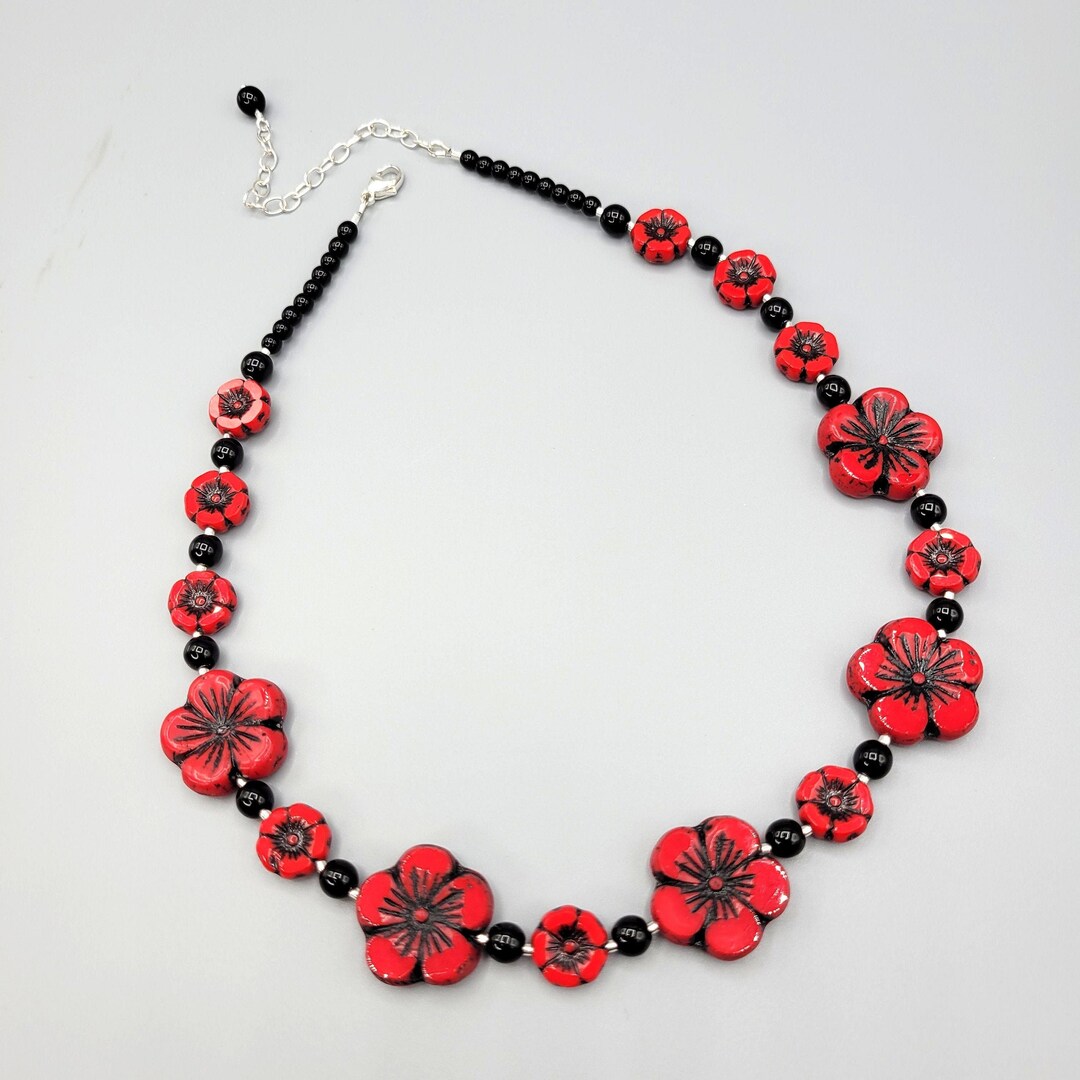 3 pc Red and black floral necklace set Red and black jewelry Etsy.de