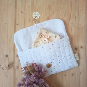 Flat pocket with flap of your choice