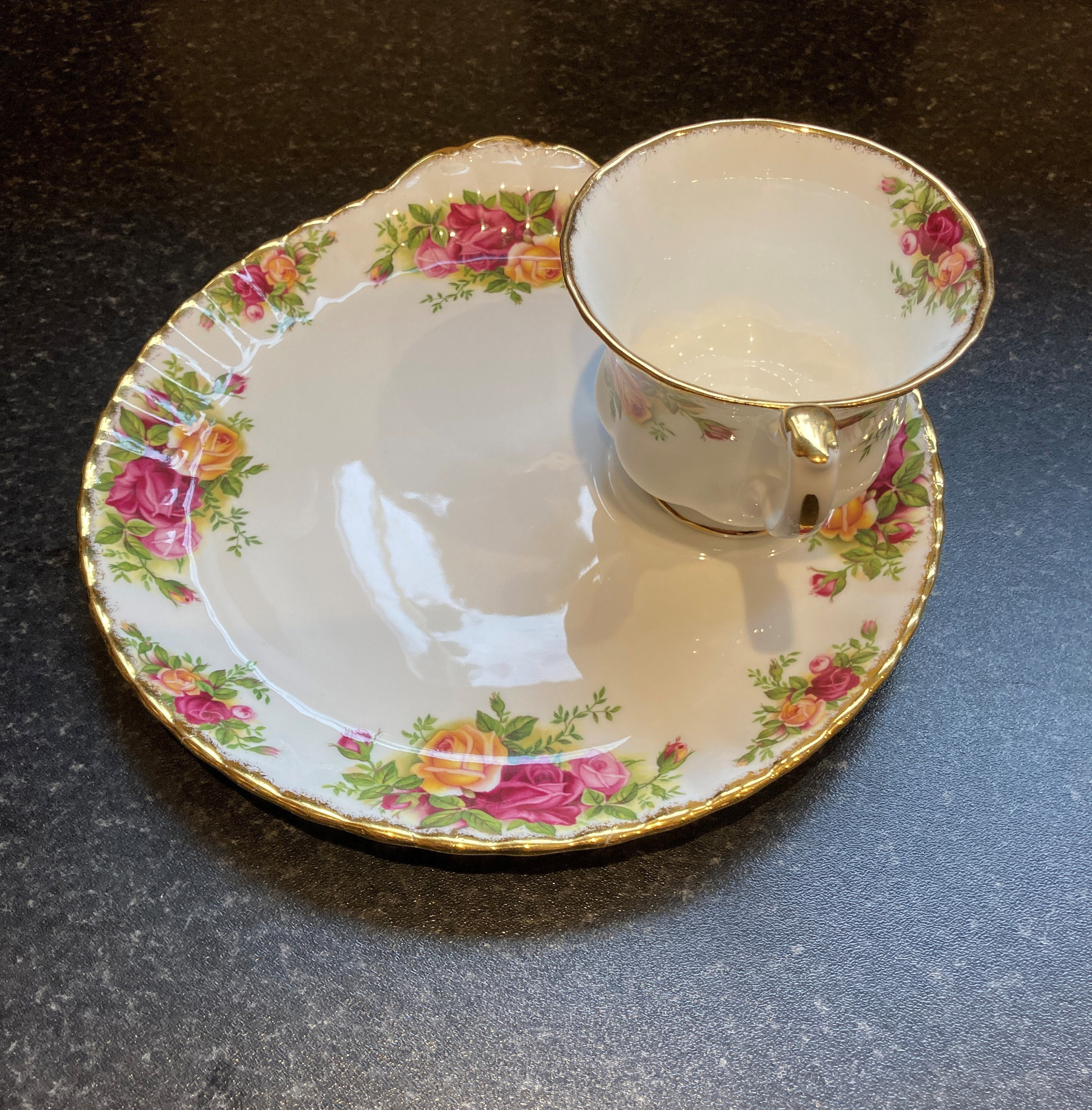 Royal Albert Old Country Roses tv plate