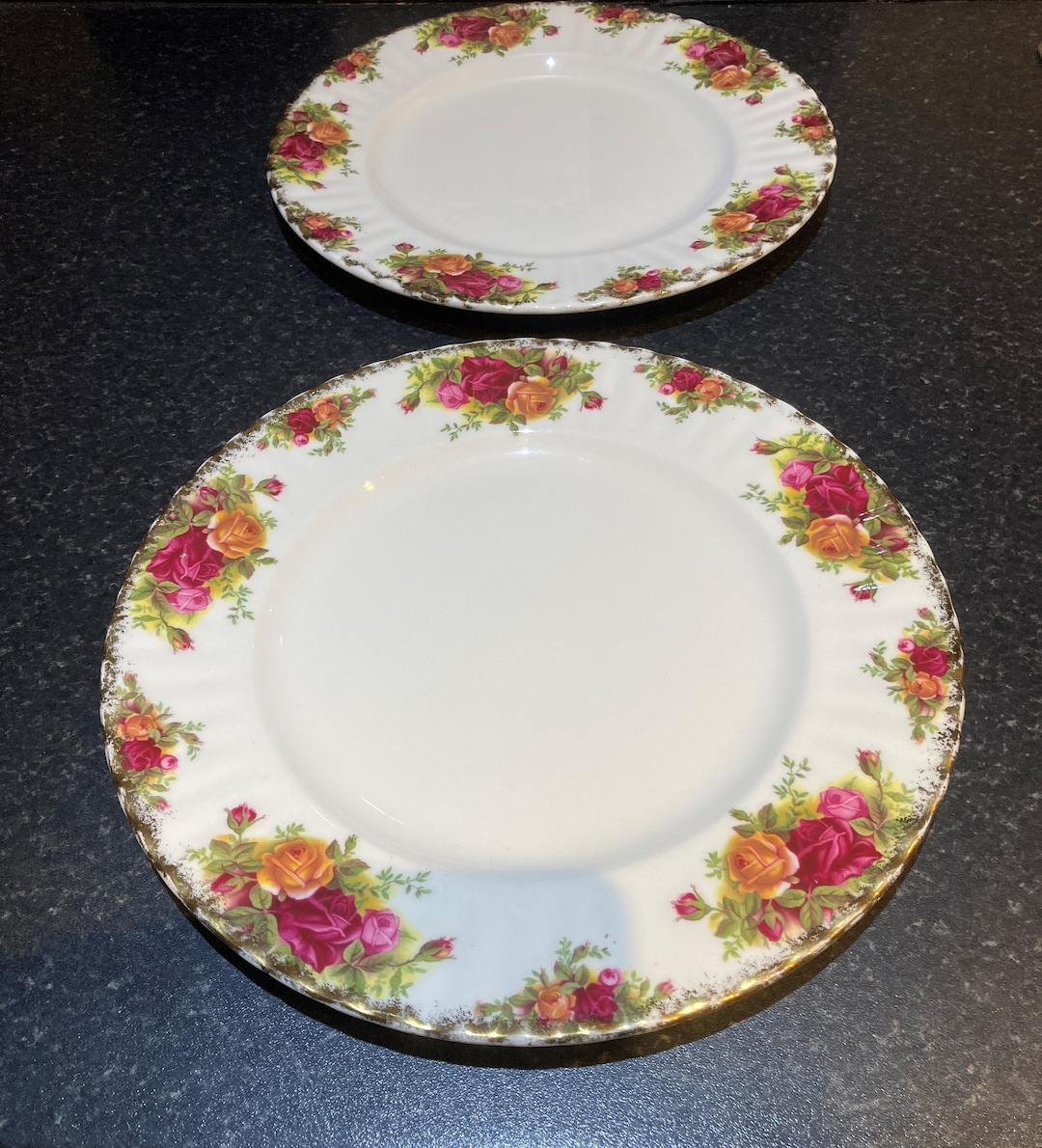 クラシックなロイヤルアルバートのオールドカントリーローズディナー