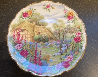 Royal Albert Old Country Roses taartplateau op voetstuk