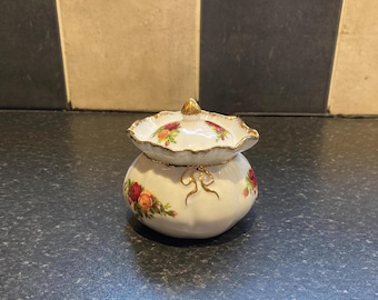 Royal Albert Old Country Roses trinket pots with lid (Dorothy pot)