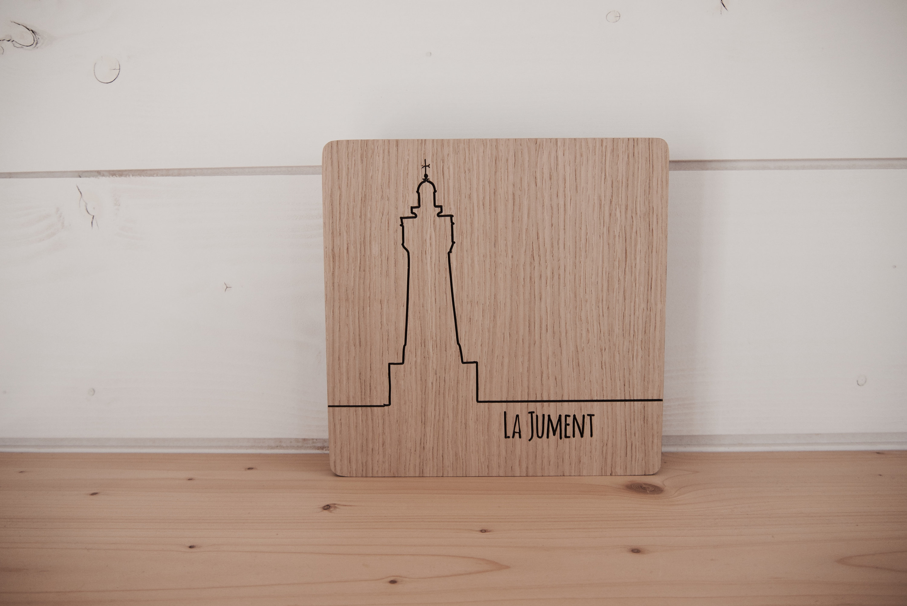 Décoration Murale - Gravure sur Bois- Phares Bretons-La Jument