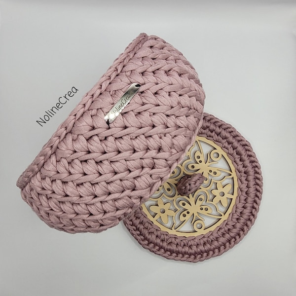 Corbeille de rangement rose, panier crocheté base bois rose, bonbonnière rose avec couvercle