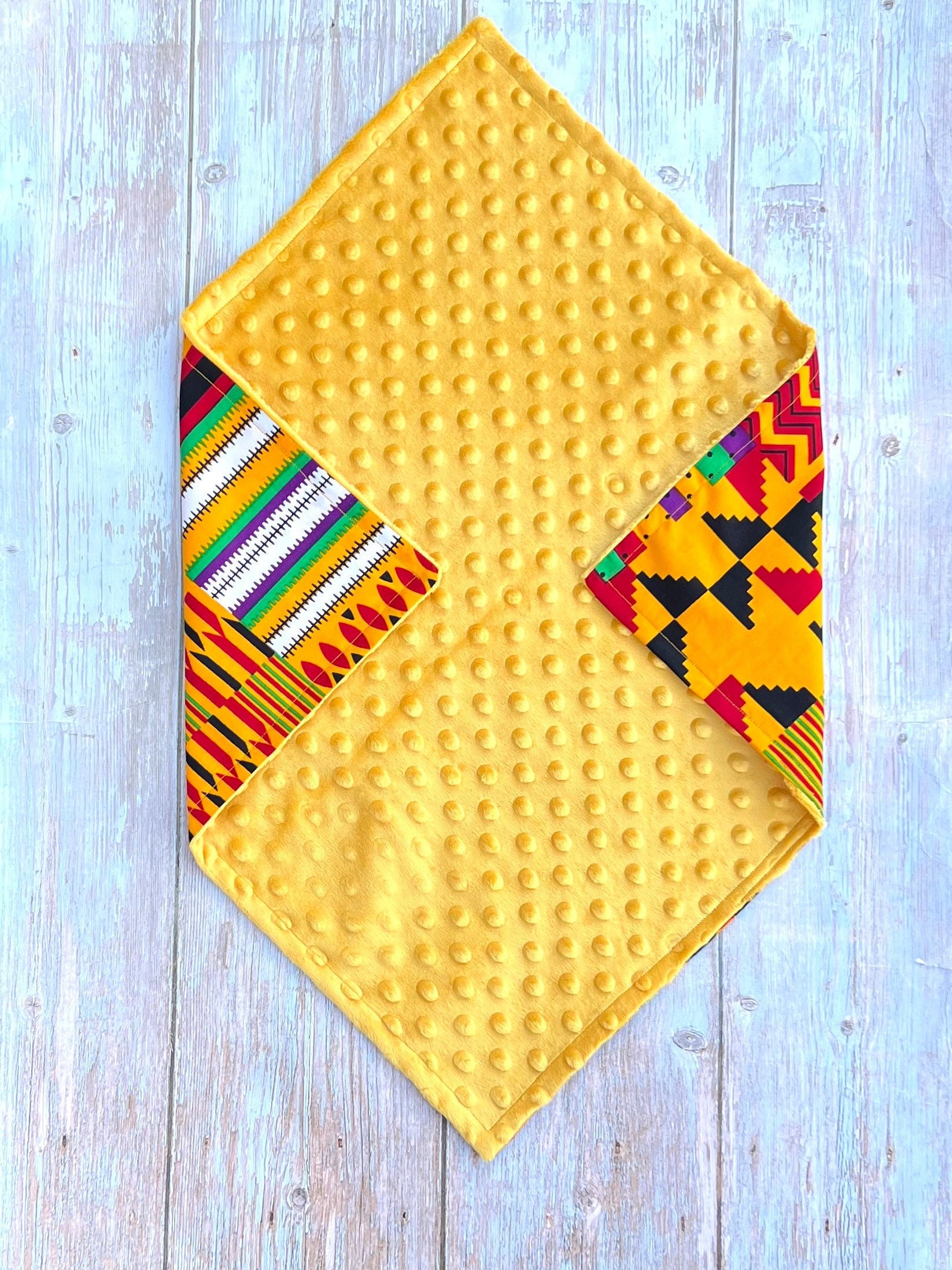 Ambesonne Kente Pattern Fitted Sheet ＆ Pillow Sham Set, Stripes Zig Zag  Dots Design with Geometric Borders Native Traditional Design, 