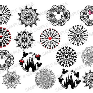 Puede incluir: Un conjunto de 15 diseños de mandalas en blanco y negro con Mickey Mouse, Minnie Mouse y el castillo de Disney. Las mandalas son de varios estilos, incluyendo floral, geométrico y abstracto. Algunas de las mandalas tienen acentos rojos.