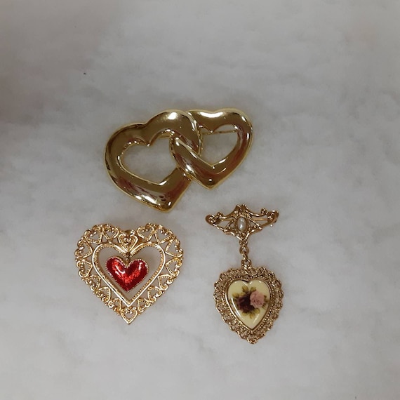 Vintage Set of 3 Heart Shaped Brooches.  All 3 in… - image 1