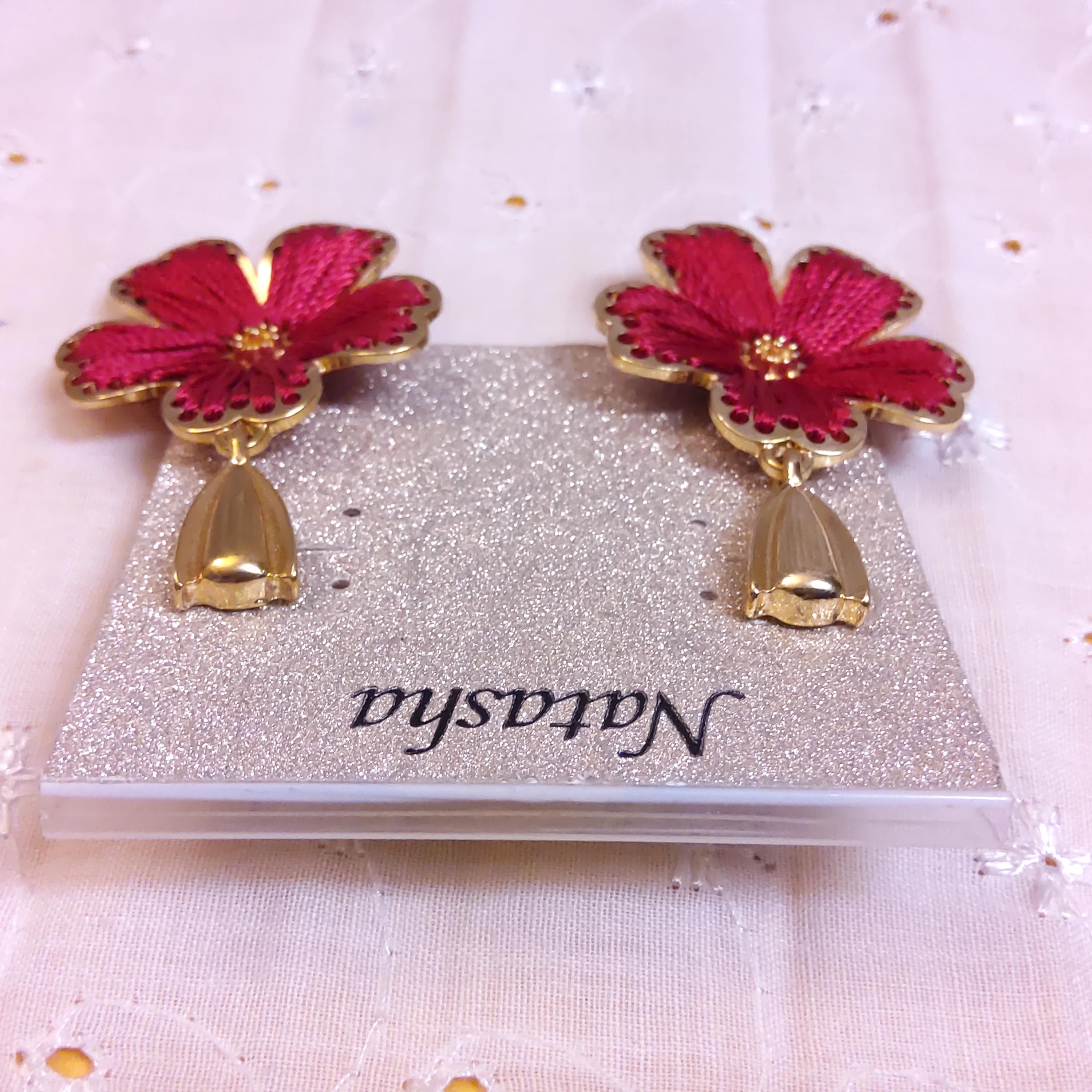 NATASHA Goldtone Filigree and Rust Woven Thread Flower 