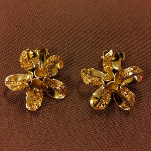 CORA - Vintage Goldtone Floral Clipped Earrings. Maker&#39;s mark present.