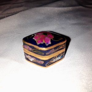 CLOISONNÉ.  Miniature Cobalt Blue Hinged Box.