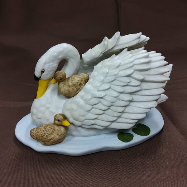 Homco Swan with Two Cygnets Figurine. Vintage. Maker's label and maker's mark present.