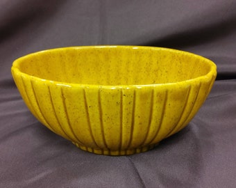 HAEGER POTTERY - Vintage Ribbed Mustard Gold Speckled Planter. Numbered 9020. Maker's mark and number found on the bottom.