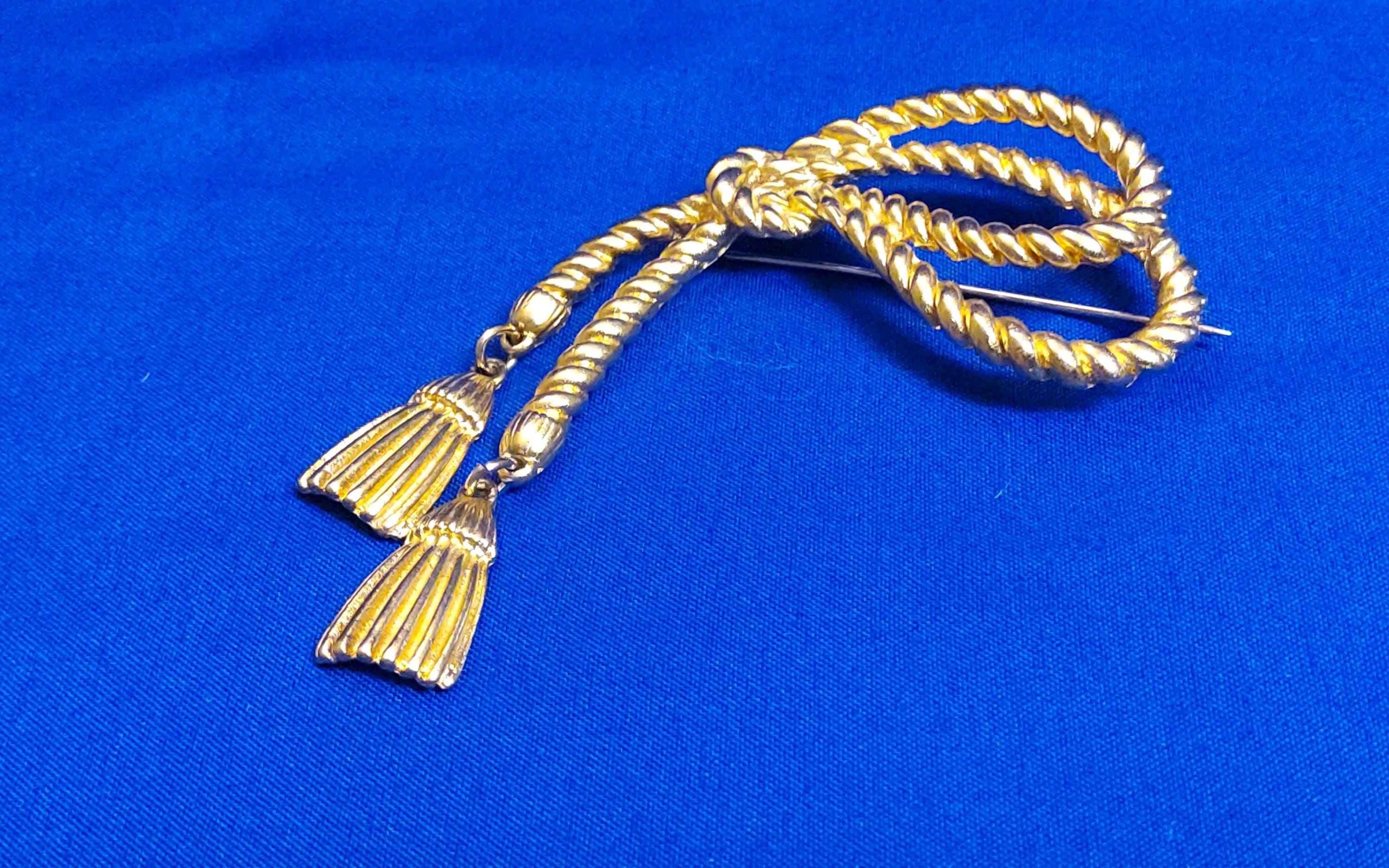 Vintage Goldtone Twisted Rope Brooch With a Loop Bow and  Vintage Twisted Rope Gold Tone Bow Brooch/Pin With Dangling Tassels 1970s main image 0