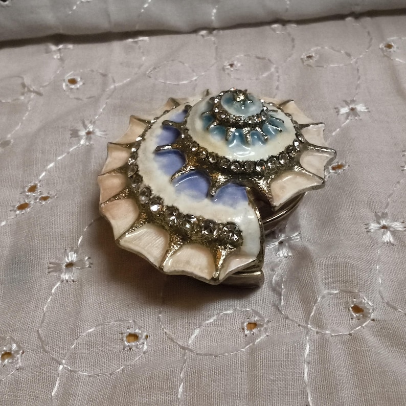 Natulilus Shell NAUTILUS Seashell Magnetic and Box With Attached, Hinged Lid. NEW, but ...