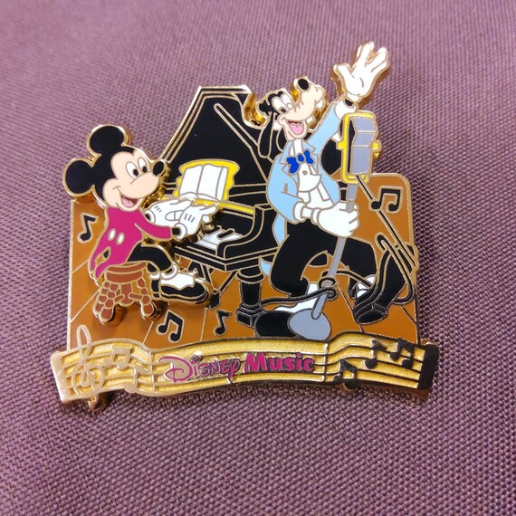 WALT DISNEY WORLD 2006 Disney Vacation Club Cruise Pin That's an