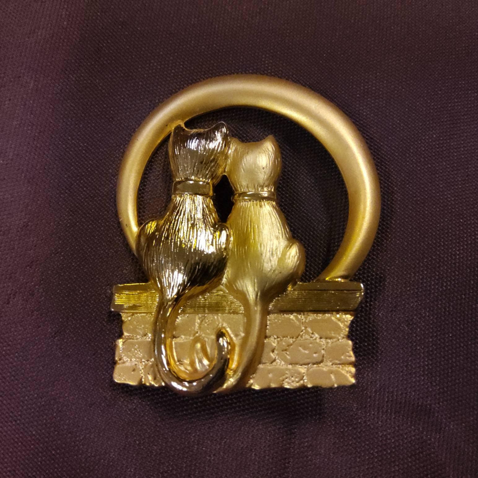 Jj cat brooch store