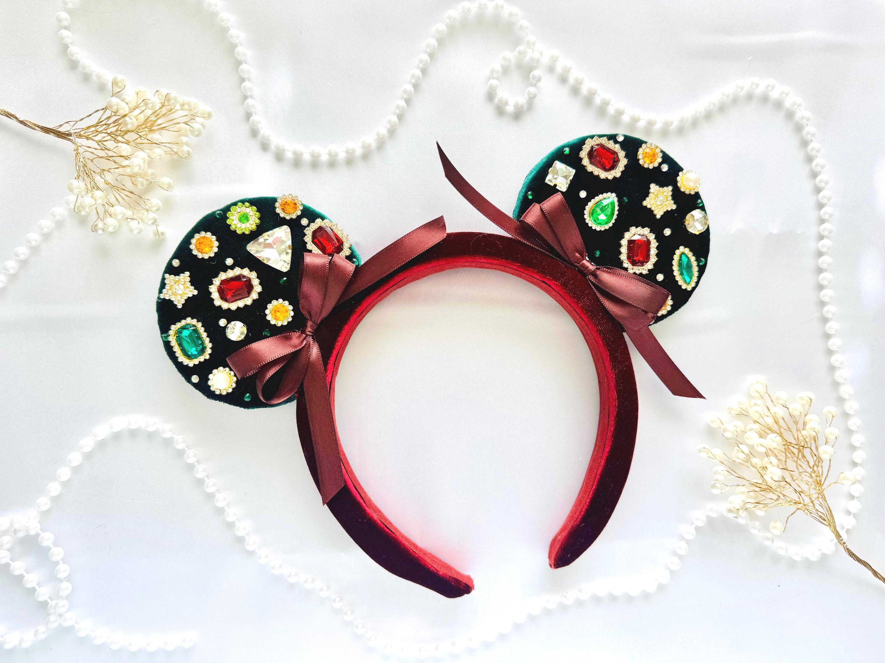Bejeweled Vintage Christmas Minnie Ear, Christmas Disney Ear  display picture 1