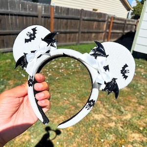 Kokette Fledermaus Halloween Minnie Ohr, Halloween Mickey Ohr, Disney Halloween, gruselige Saison, Minnie Ohr, Mickey Ohren, Halloween Süßes Disney Ohr