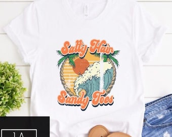 Salty Hair Sandy Toes Summertime T-shirt in unisex maten met een verscheidenheid aan shirtkleuren beschikbaar