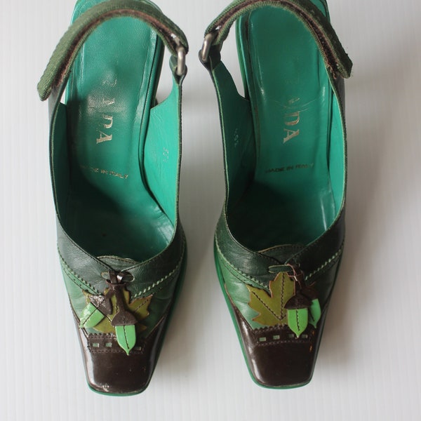 PRADA forest green leather heels with leaf& acorn F/W 1999 | SIZE 35 1/2