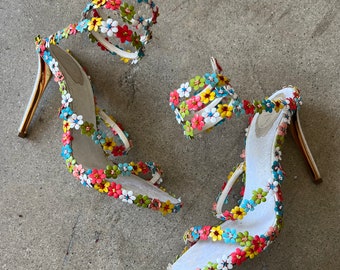 Rene Caovilla hakken met regenboog bloemen