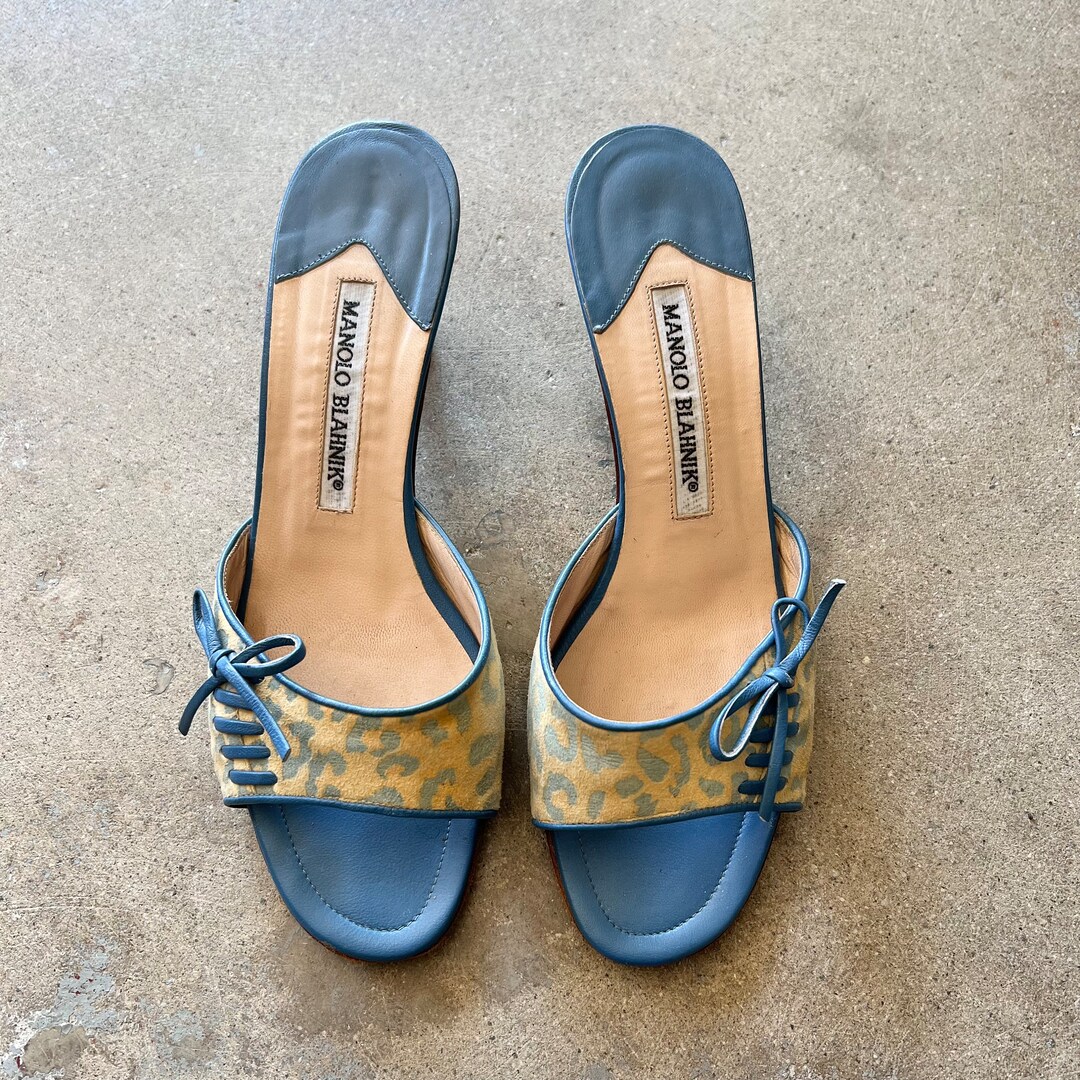Manolo Blahnik Kitten Heels | Size 37 - Etsy