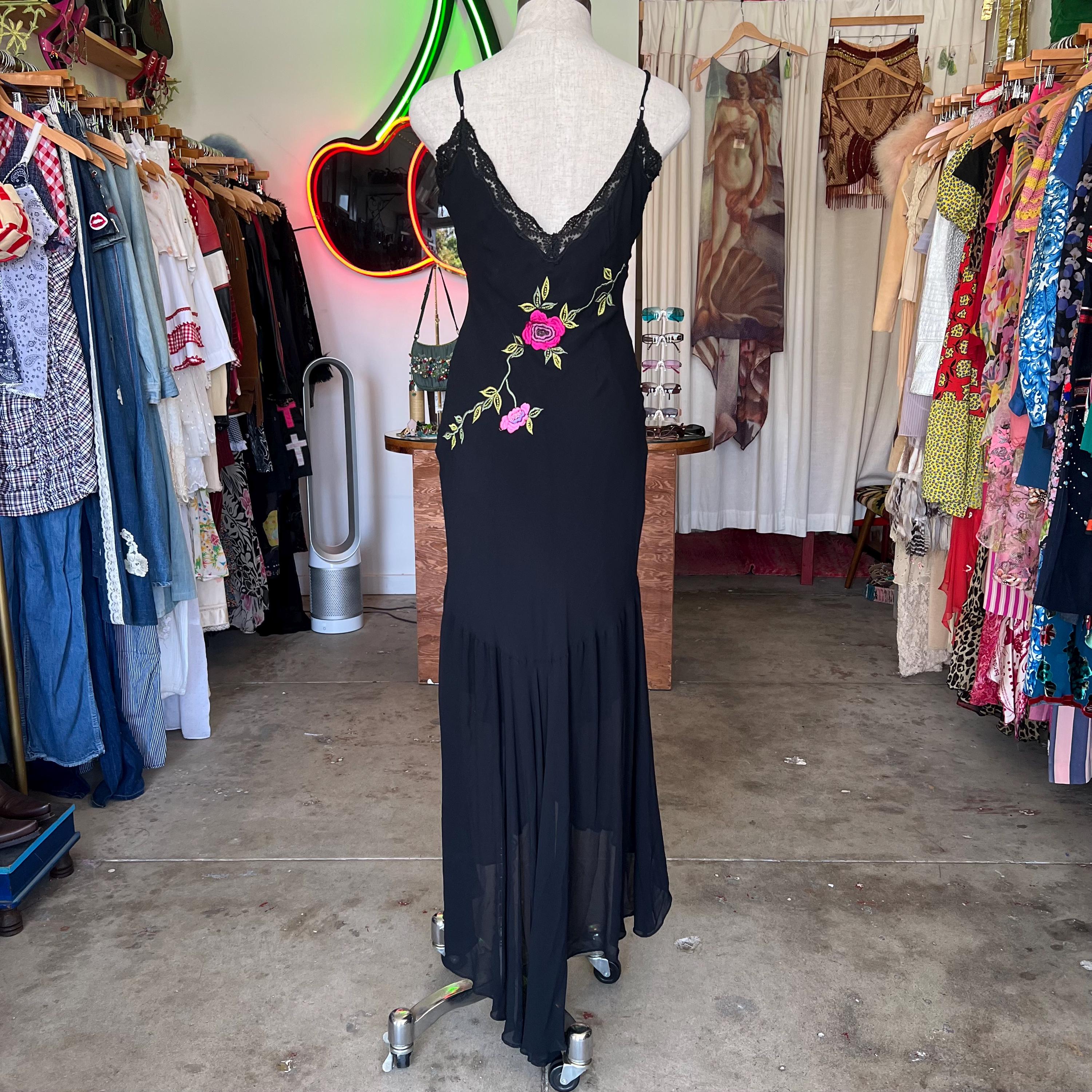 ワンピース amour embroidered dress ワンピース amour embroidered dress Brooklyn